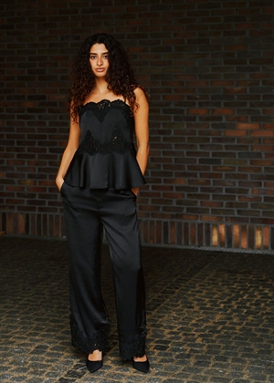 Emery heavy sateen lace buks Sort Neo Noir 